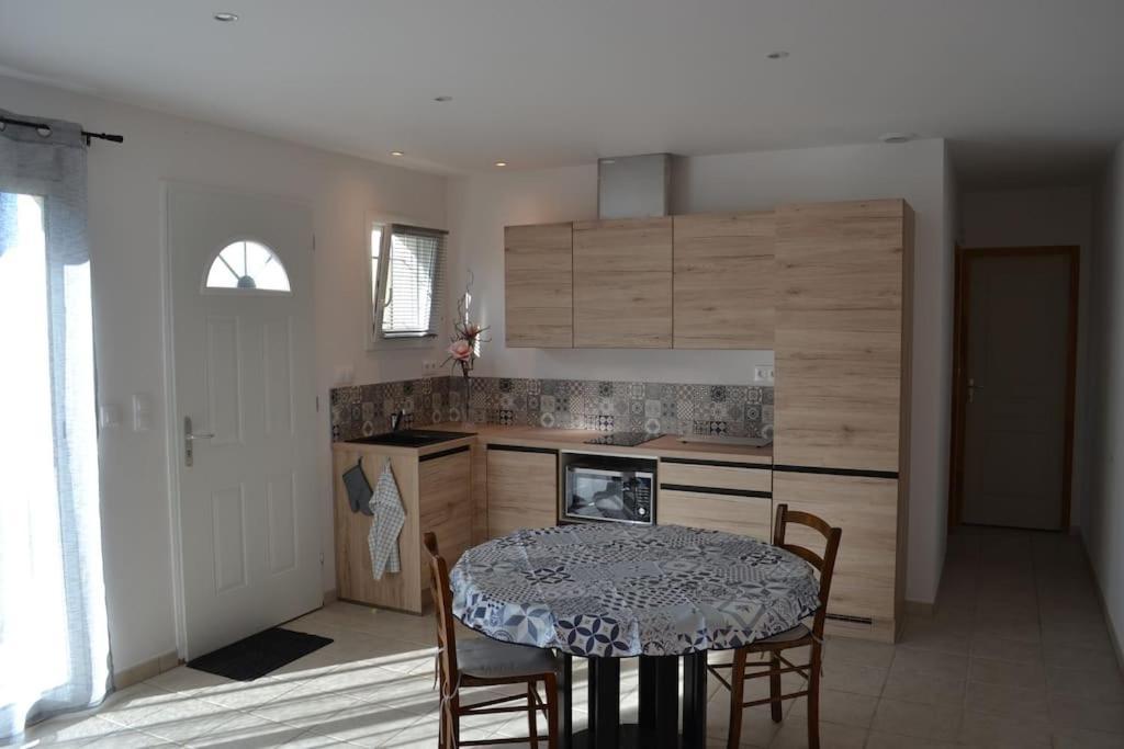Joli Appartement Au Calme Entre Nimes Et Avignon Meynes 외부 사진